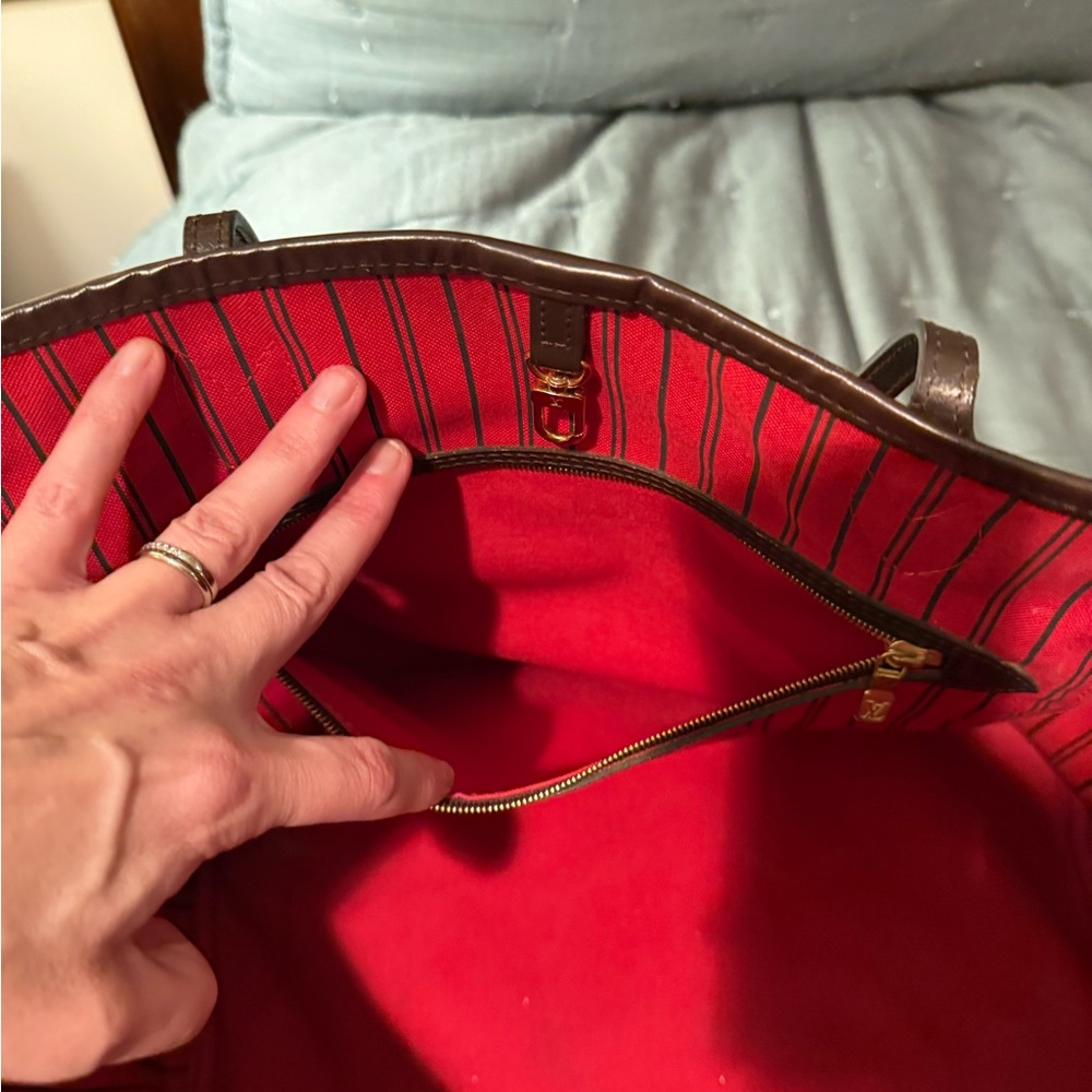Louis Vuitton Damier Ebene Tote - Picture 8 of 13